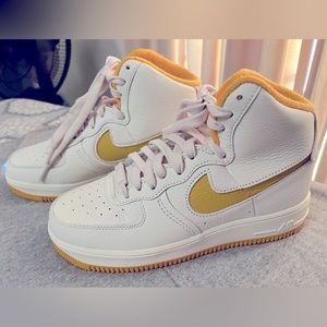 NIKE Air Force 1 Sculpt